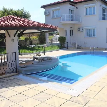 Villa Beach House *